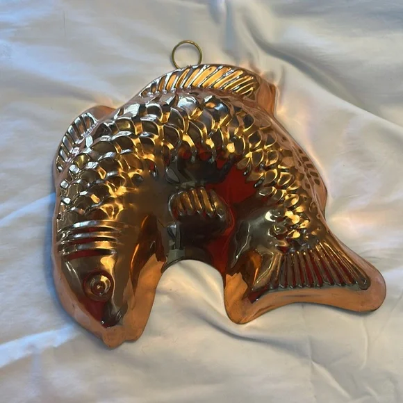 Copper Fish-Shaped Mold - Picture 3 of 10